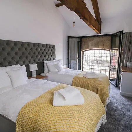 Repton Engine Shed 펜션