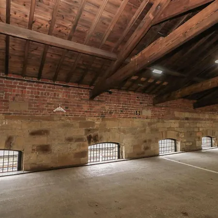 Repton Engine Shed Nyaraló